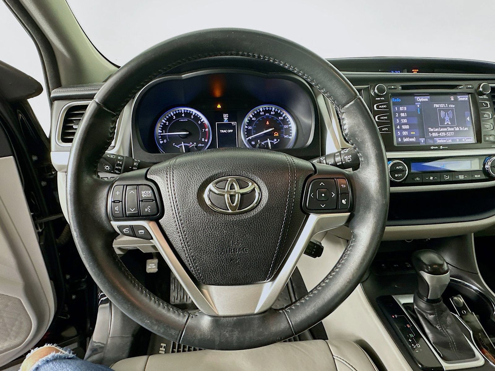 Used 2015 Toyota Highlander XLE image 12