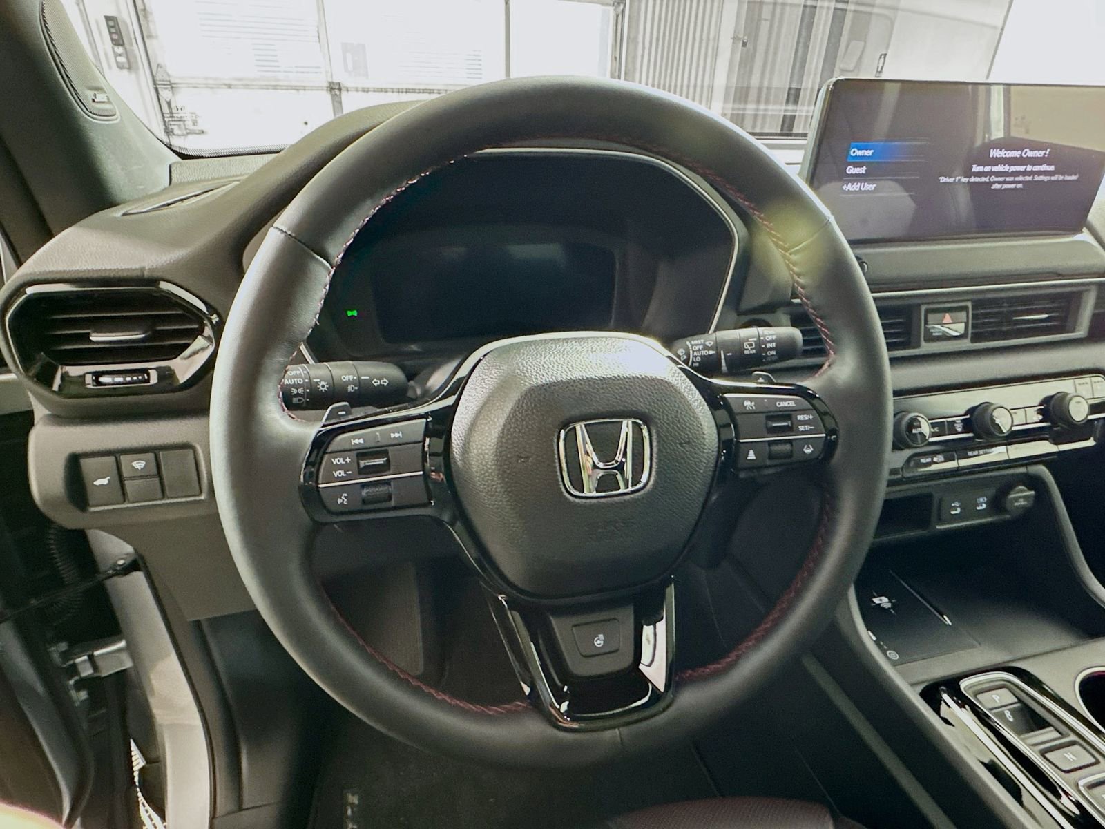 Used 2026 Honda Pilot Black Edition image 9