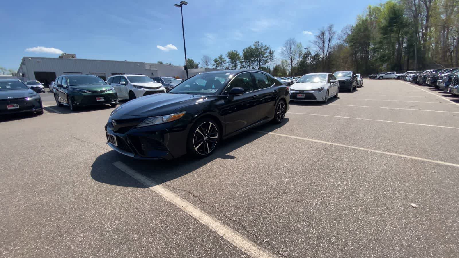 Used 2019 Toyota Camry XSE image 5