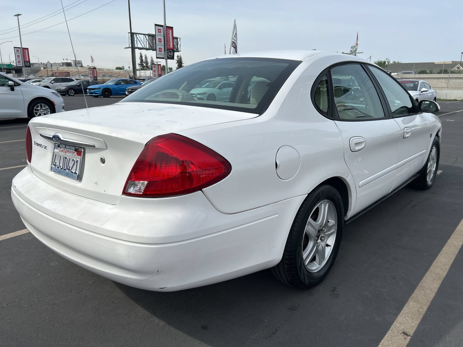 Used 2000 Ford Taurus SEL FWD image 4