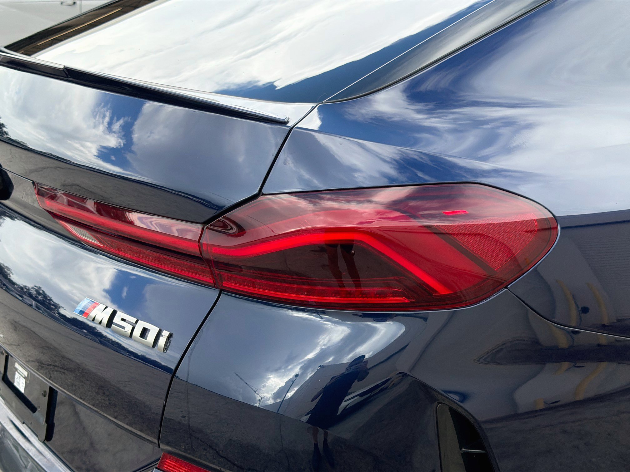 Used 2022 BMW X6 M50i w/ Executive Package AWD/4WD image 28