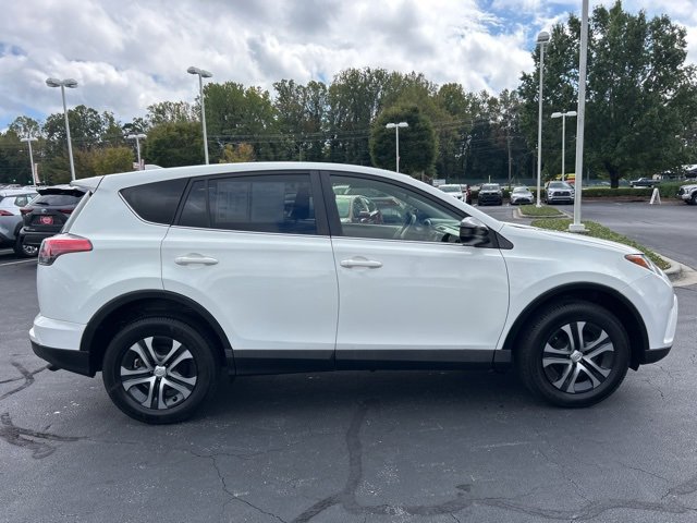 Used 2018 Toyota RAV4 LE image 4