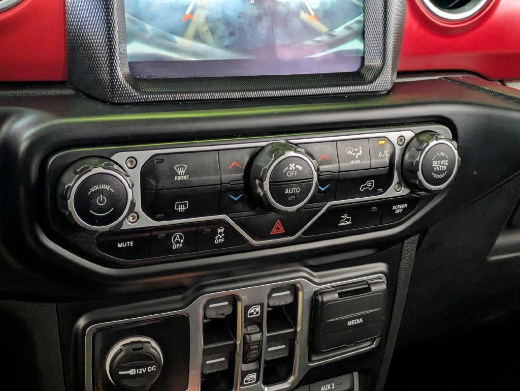 Used 2023 Jeep Wrangler Unlimited Rubicon AWD/4WD image 17