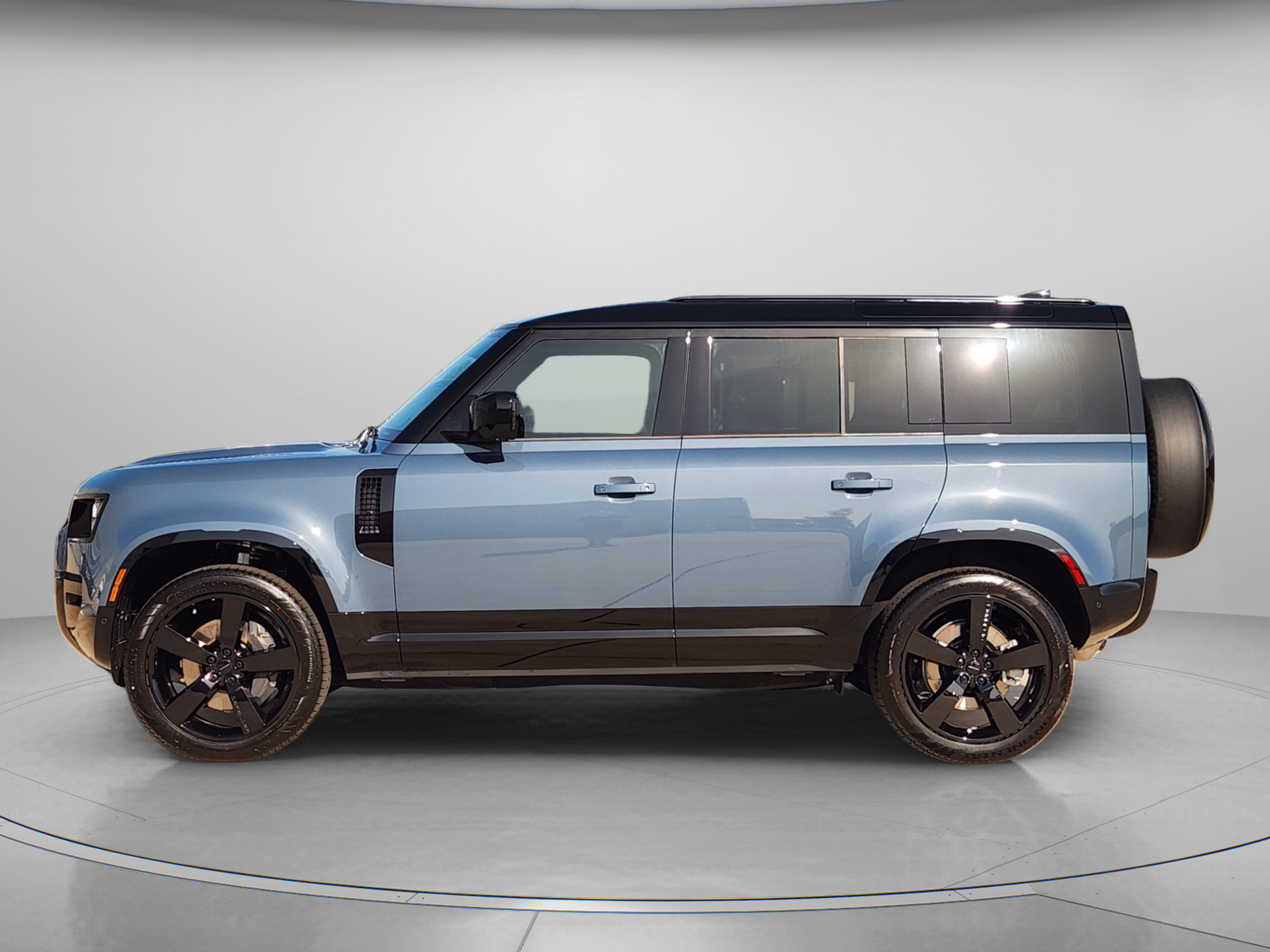 New 2026 Land Rover Defender 110 X-Dynamic SE AWD/4WD video 2