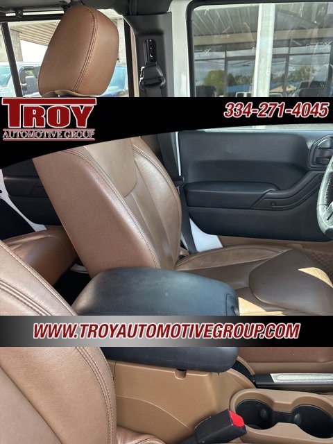 Used 2017 Jeep Wrangler Unlimited Rubicon w/ Connectivity Group image 31