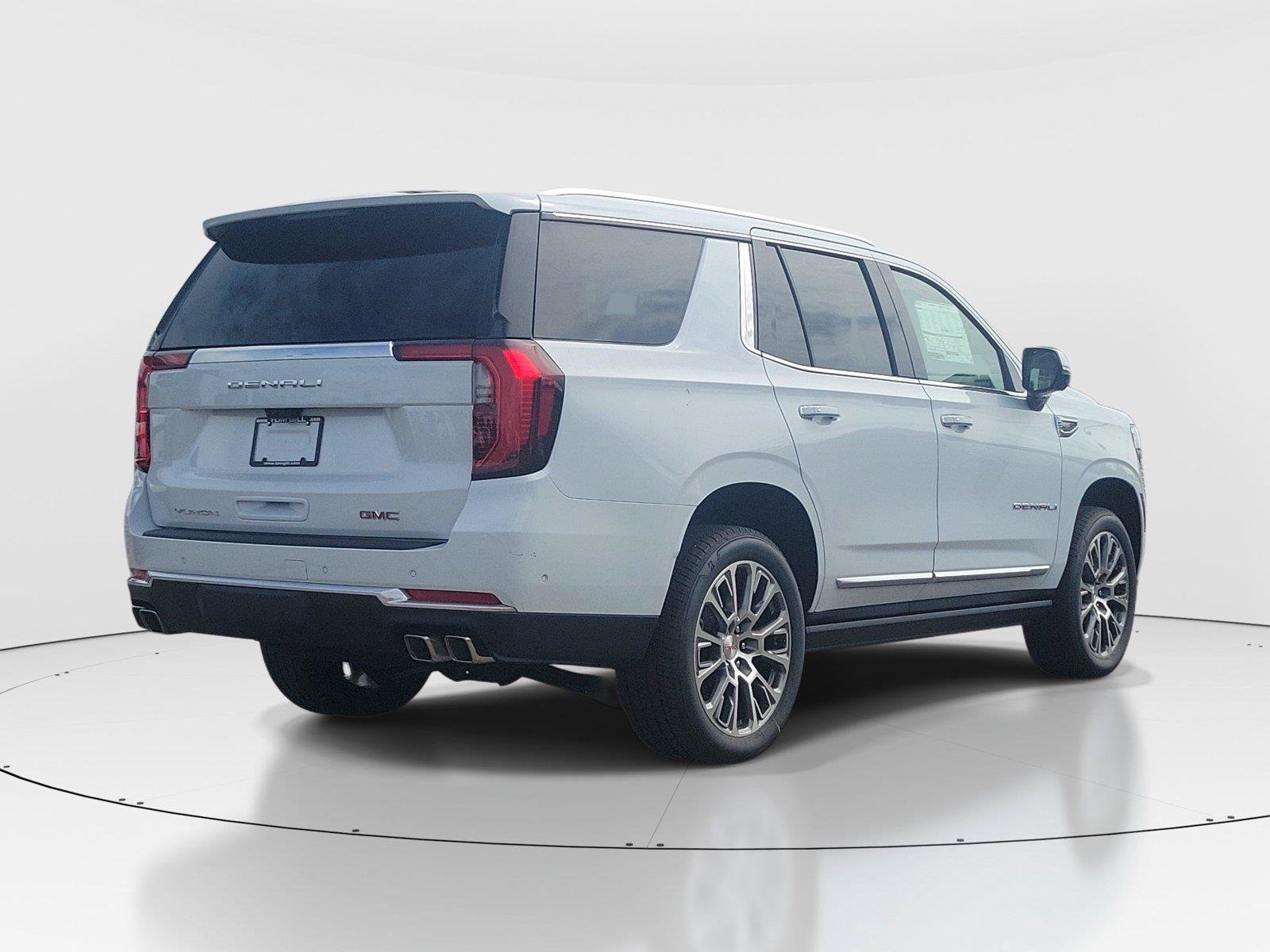 New 2026 GMC Yukon Denali w/ Denali Reserve Package AWD/4WD image 4