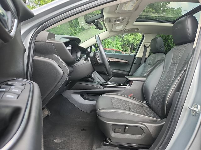 Used 2023 Buick Envision Avenir AWD/4WD image 8