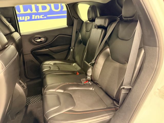 Used 2020 Jeep Cherokee Trailhawk w/ Cold Weather Group AWD/4WD image 19