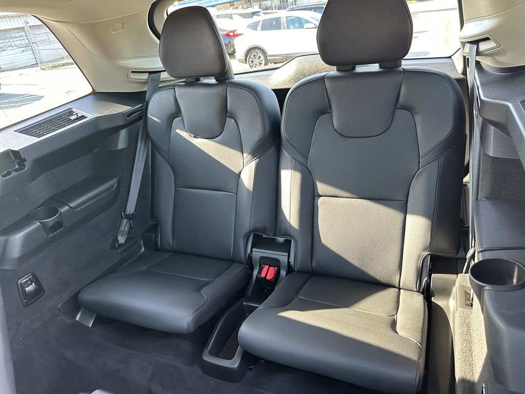Used 2023 Volvo XC90 B6 Plus w/ Protection Package Premier image 25