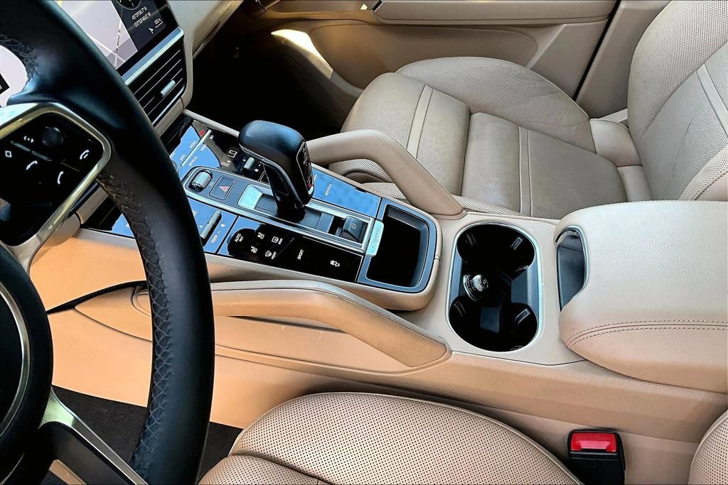 Used 2019 Porsche Cayenne AWD/4WD image 16