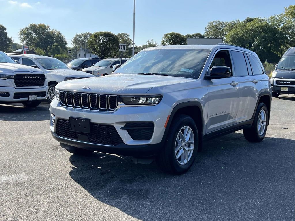 New 2025 Jeep Grand Cherokee Laredo X AWD/4WD image 7