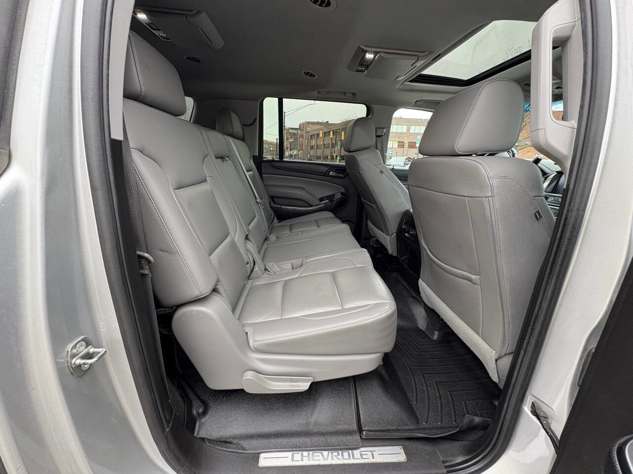 Used 2016 Chevrolet Suburban LT image 25