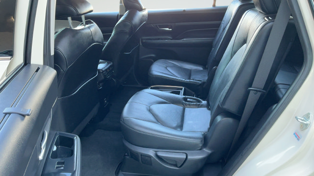 Used 2024 Toyota Grand Highlander AWD image 21