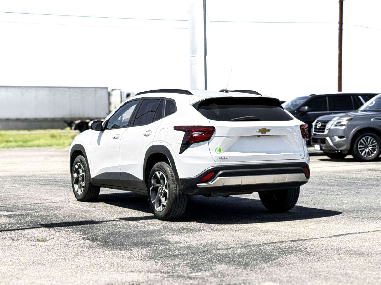 Used 2024 Chevrolet Trax LT FWD image 12