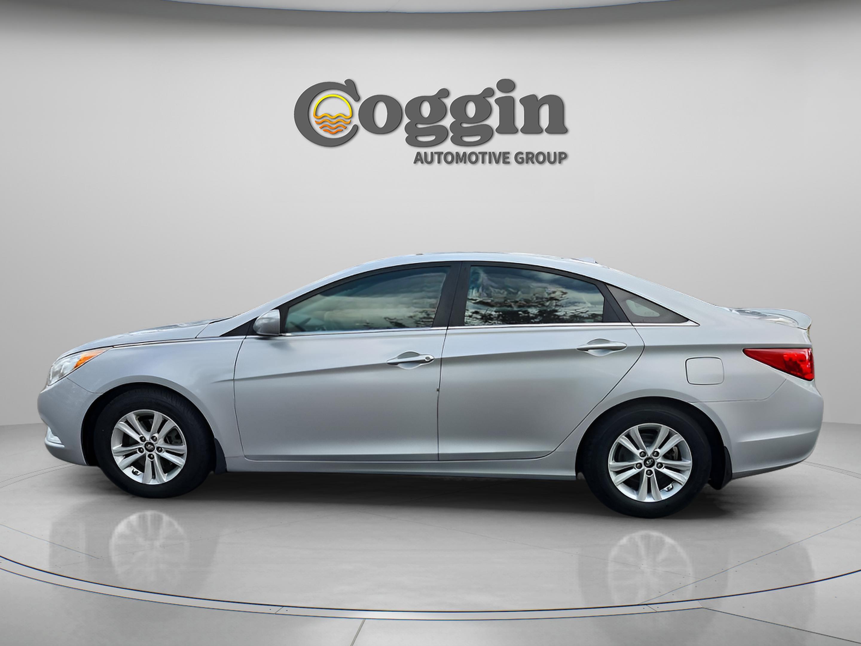 Used 2013 Hyundai Sonata GLS w/ Popular Equipment Pkg FWD image 2