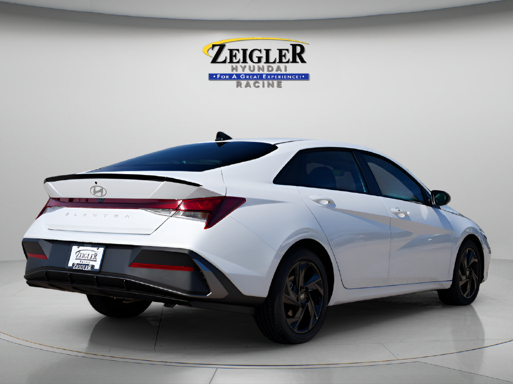 New 2026 Hyundai Elantra SEL Sport FWD image 7