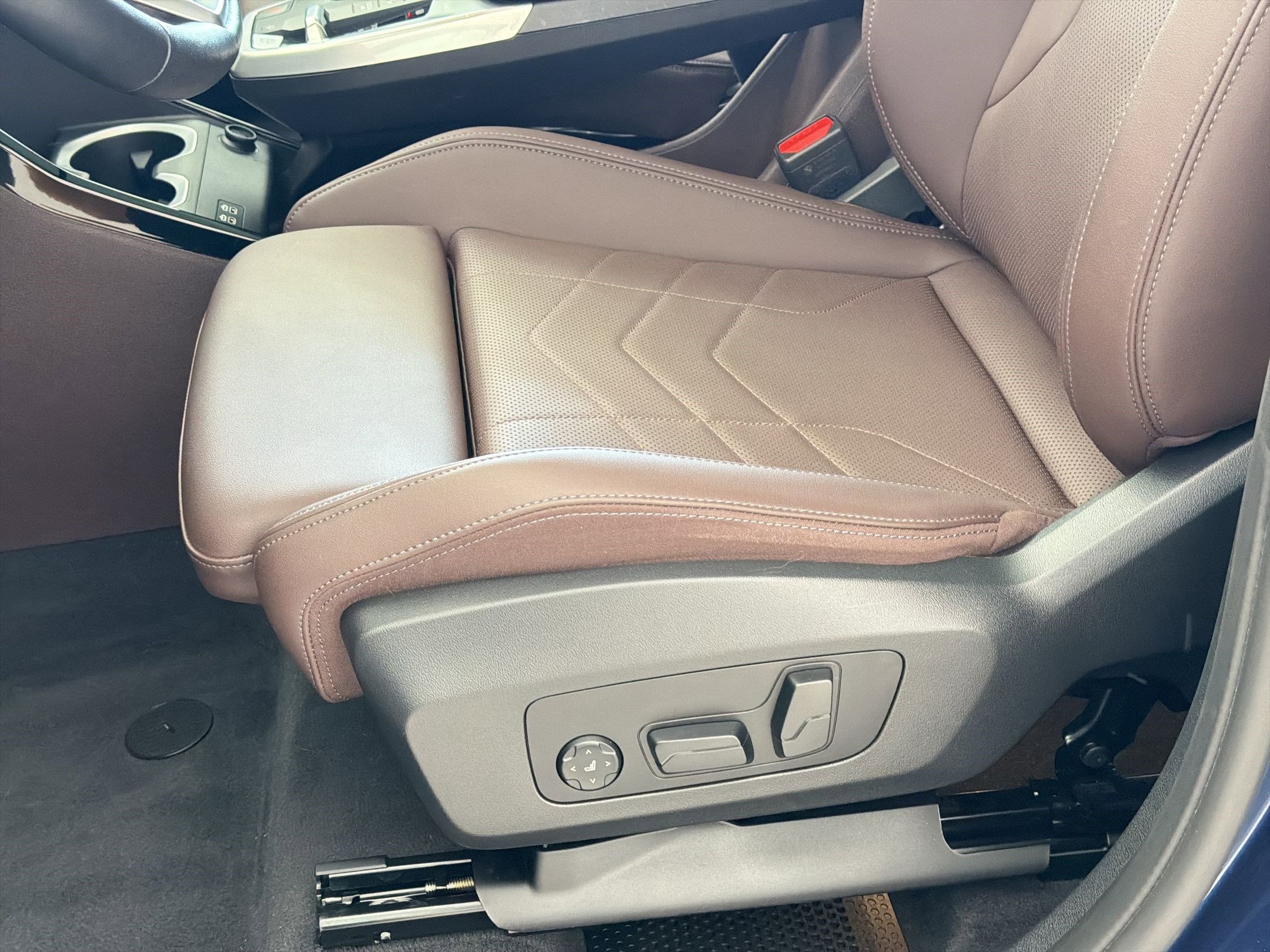 Used 2025 BMW X1 xDrive28i w/ Technology Package image 14