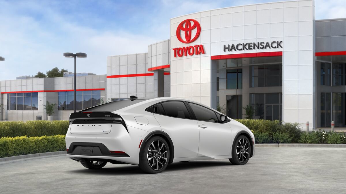 New 2026 Toyota Prius Plug-In Hybrid image 10