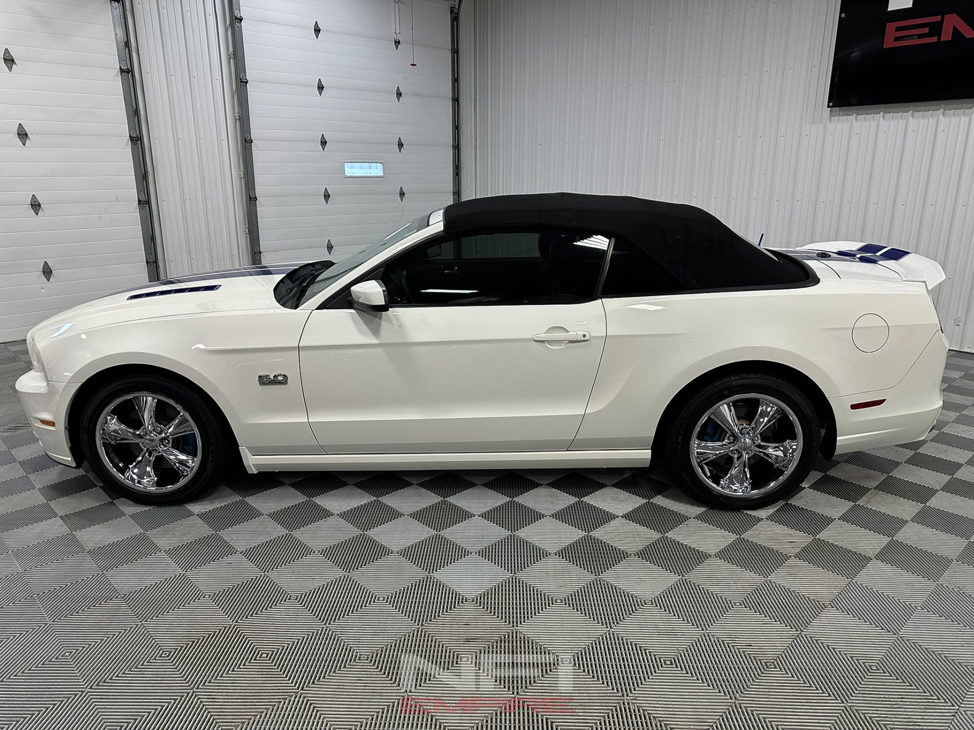 Used 2013 Ford Mustang GT Premium w/ Security Pkg image 4