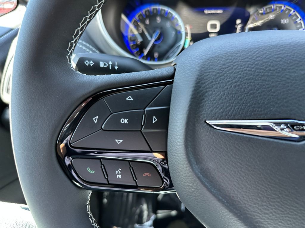 New 2026 Chrysler Pacifica Select FWD image 24
