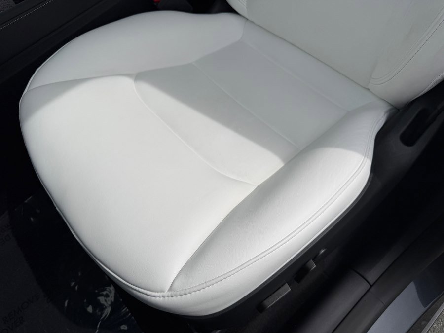 Used 2024 Tesla Model Y Long Range image 17