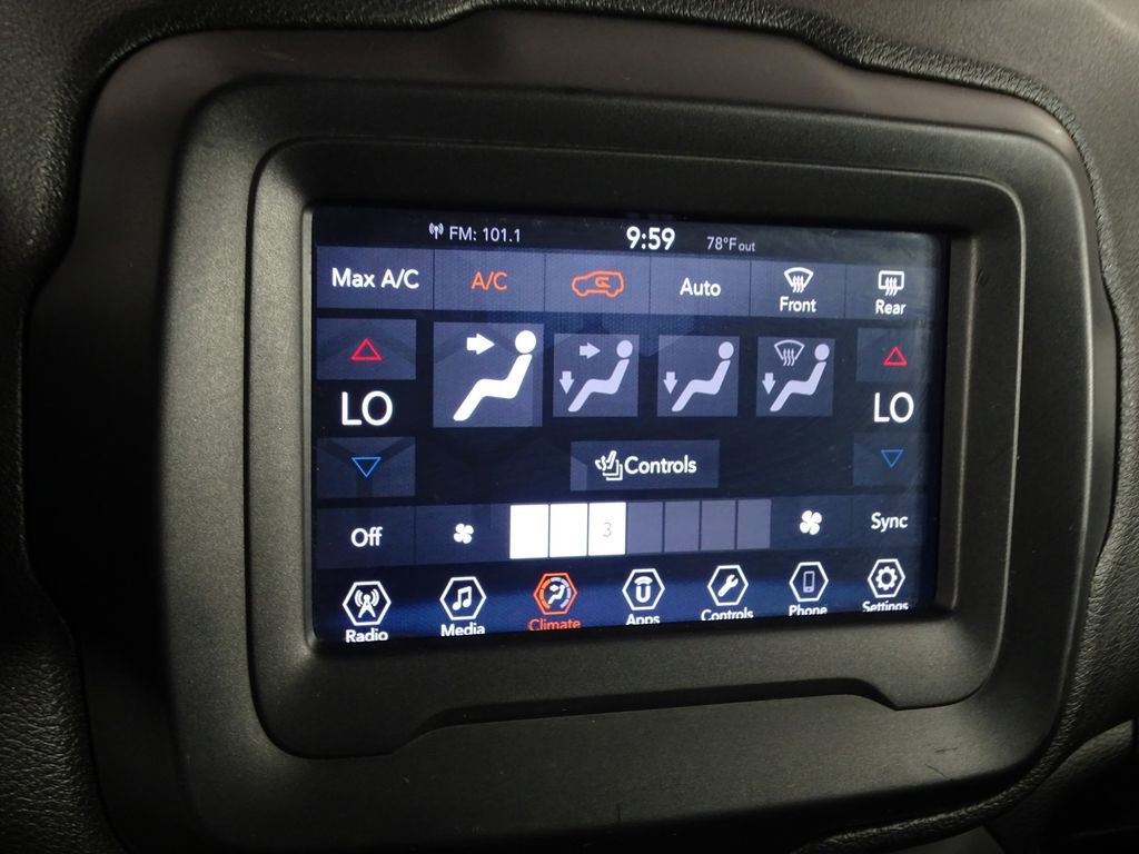 Used 2018 Jeep Renegade Limited image 34