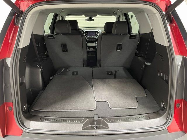 Used 2023 GMC Acadia SLE w/ Driver Convenience Package image 24