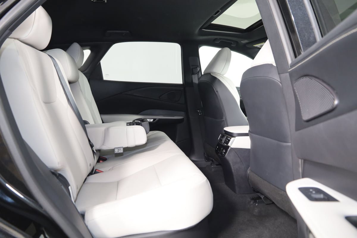 Used 2023 Lexus RX 350 Premium w/ Accessory Package AWD/4WD image 14