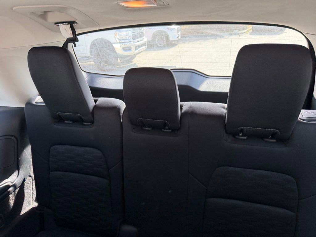 Used 2024 Nissan Pathfinder SV FWD image 6