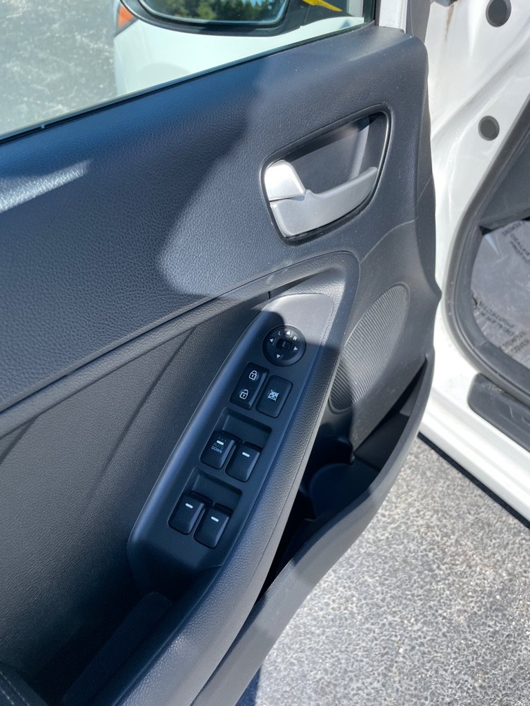 Used 2018 Kia Forte LX FWD image 11