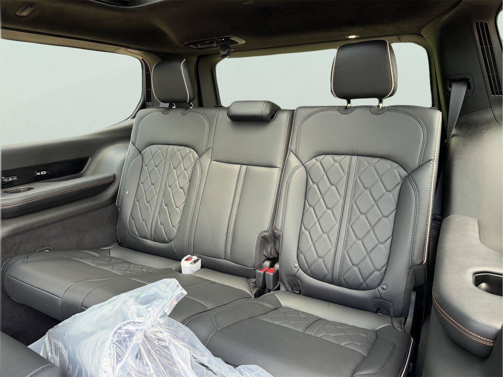 New 2026 Jeep Grand Wagoneer Summit AWD/4WD image 17
