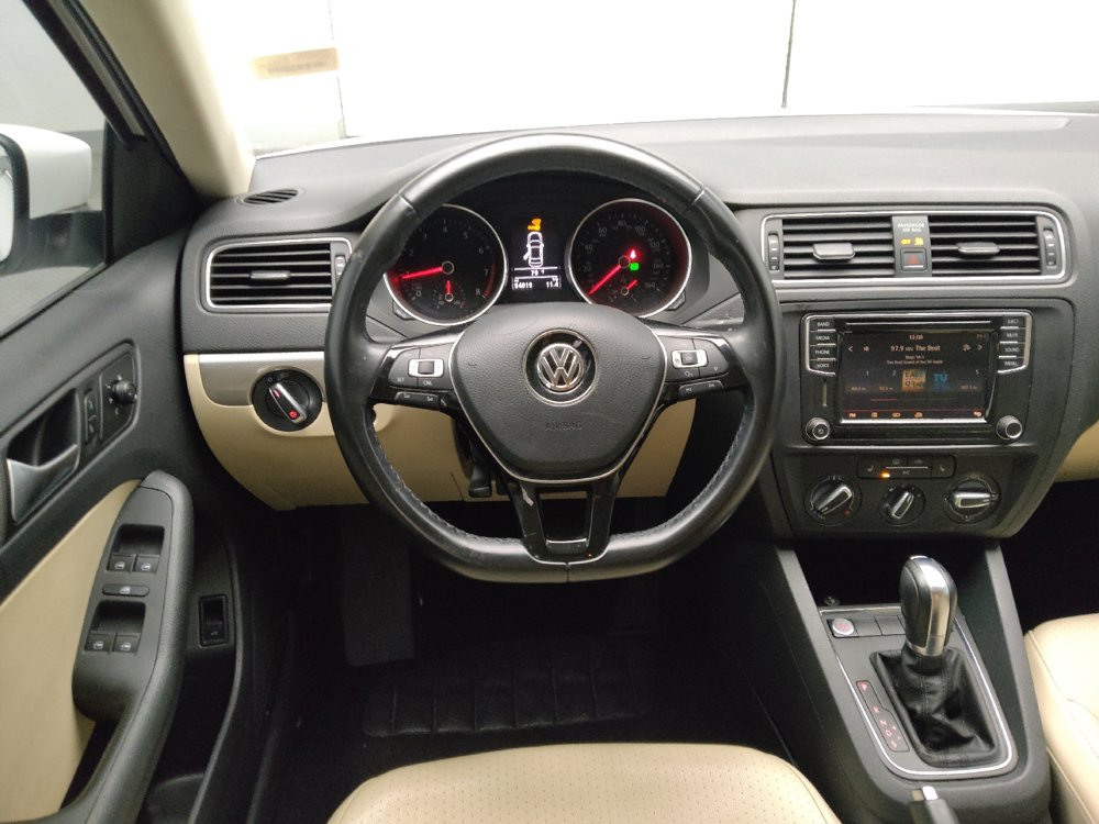 Used 2017 Volkswagen Jetta SE FWD image 22