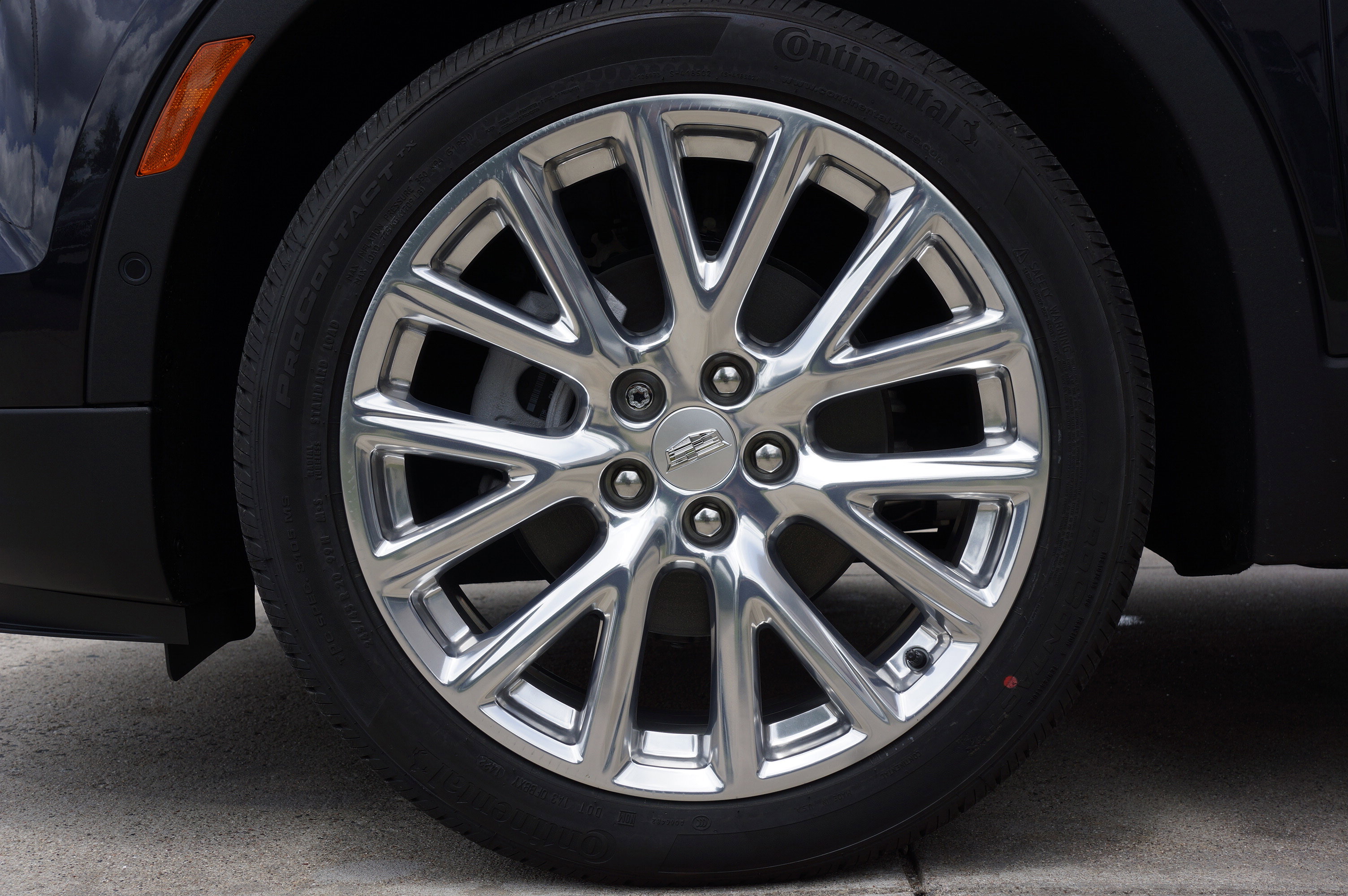 Used 2022 Cadillac XT4 Premium Luxury w/ Technology Package image 17