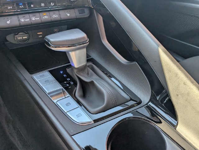 Certified 2025 Hyundai Elantra SEL FWD image 21