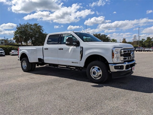 New 2026 Ford F350 XLT image 2