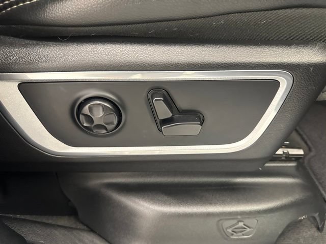 Used 2019 RAM 1500 Laramie AWD/4WD image 23