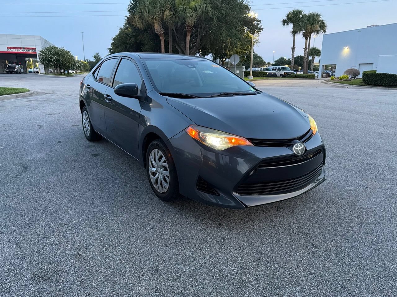 Used 2017 Toyota Corolla LE FWD image 7