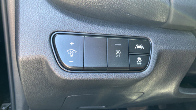 Certified 2022 Kia Seltos SX w/ Sunroof Package AWD/4WD image 31