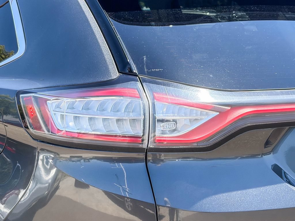 Used 2018 Ford Edge SEL w/ Equipment Group 201A FWD image 8