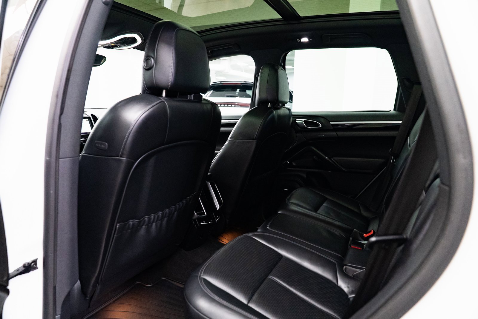 Used 2013 Porsche Cayenne S image 23