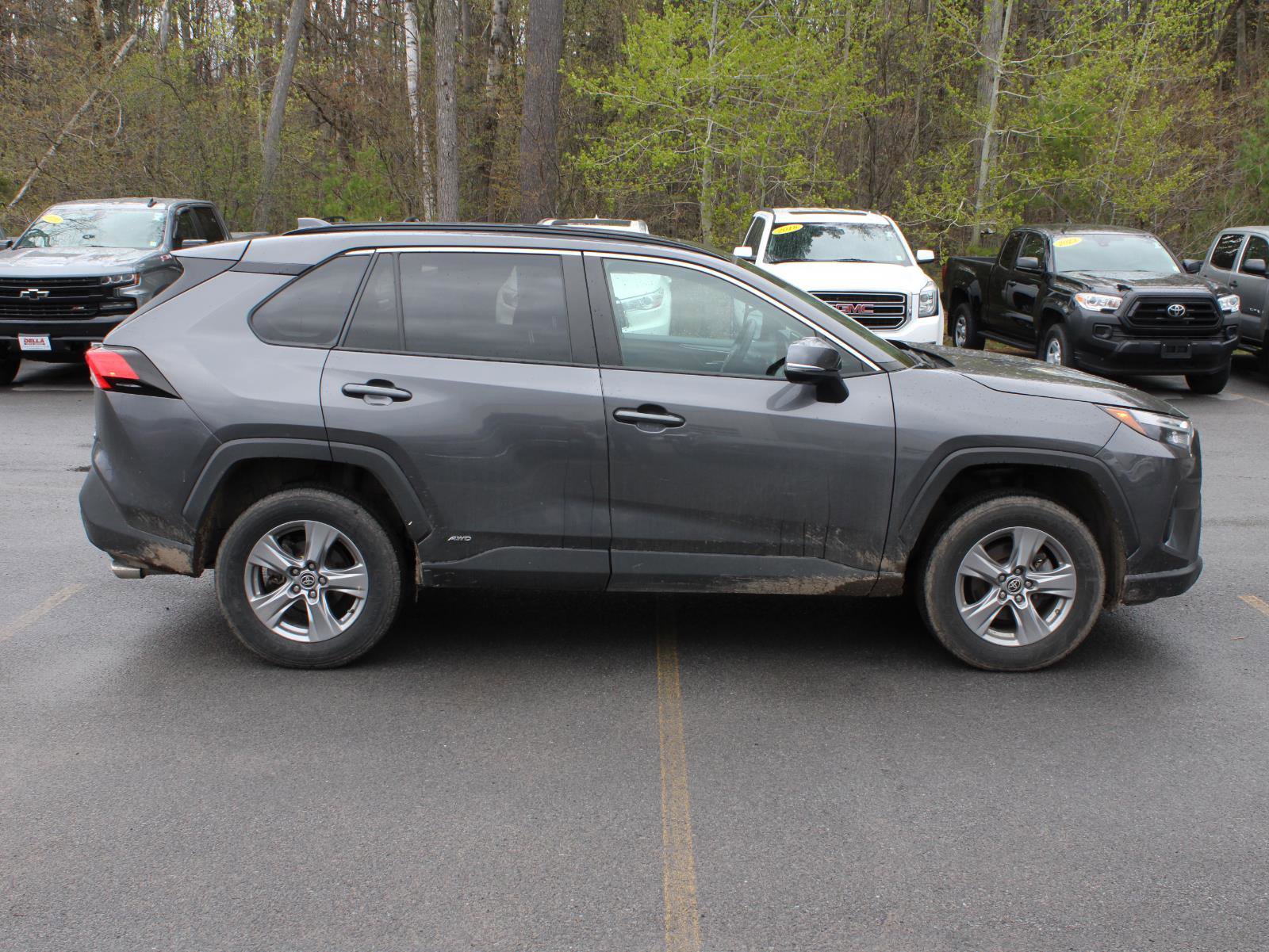 Used 2022 Toyota RAV4 XLE w/ Convenience Package AWD/4WD image 5