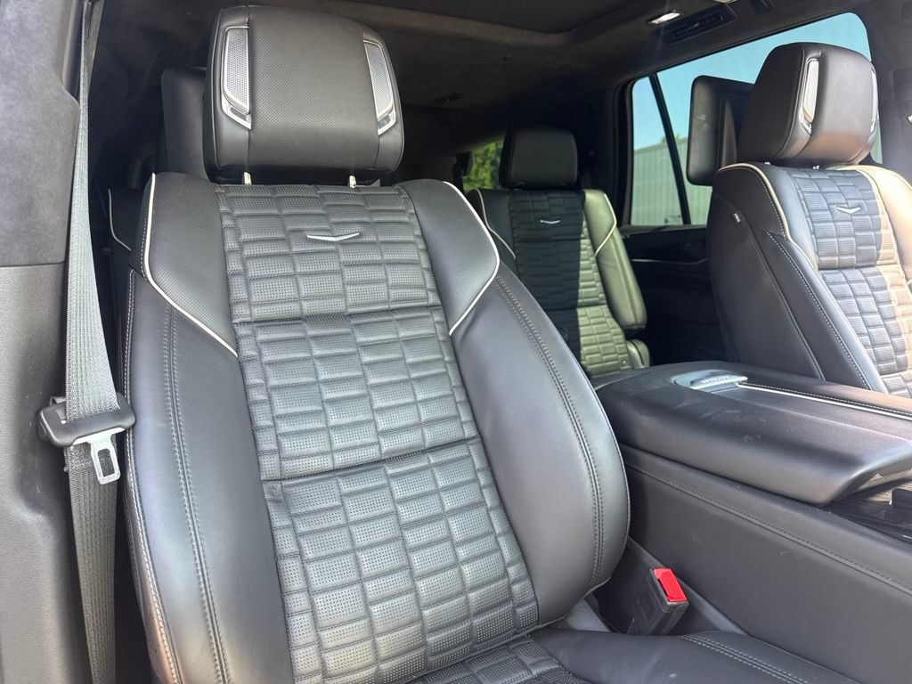 Certified 2023 Cadillac Escalade V w/ Heavy-Duty Trailer Package AWD/4WD image 37