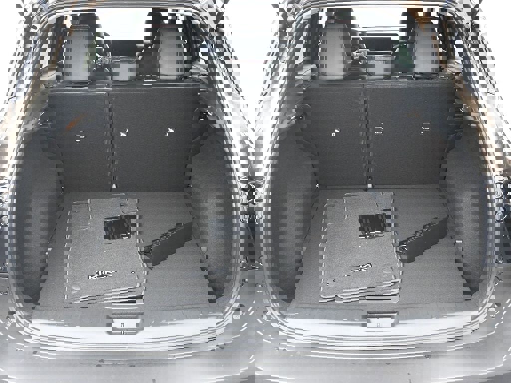 New 2026 Nissan Kicks SR image 24