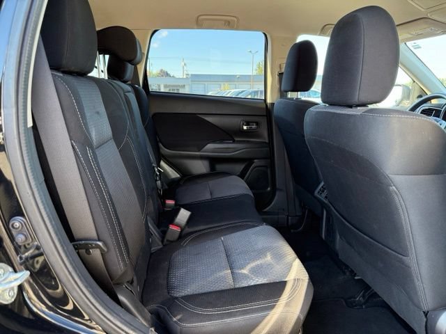 Used 2020 Mitsubishi Outlander ES AWD/4WD image 14