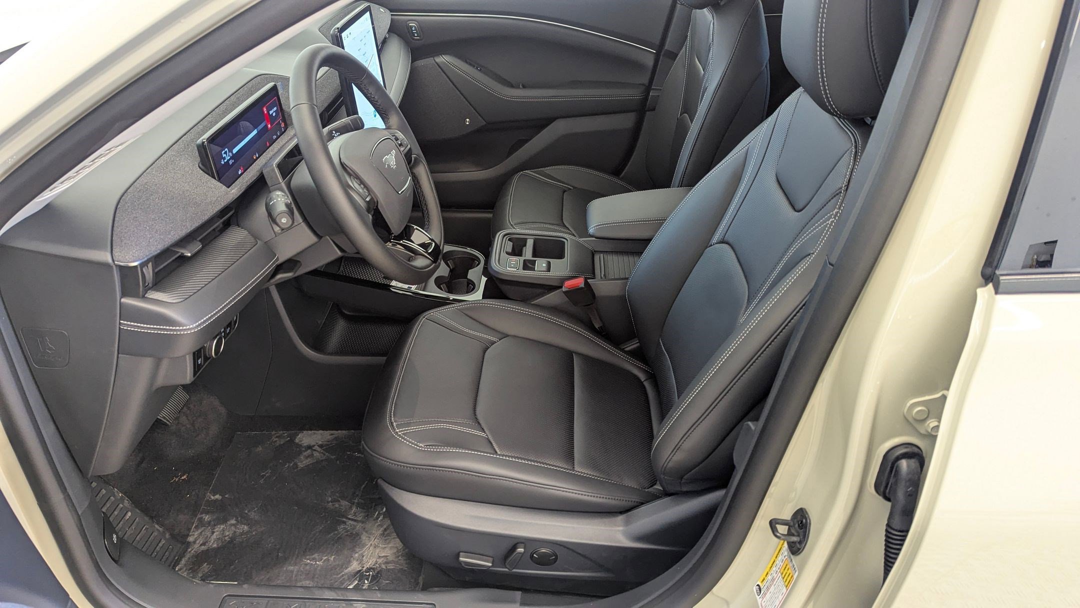 New 2025 Ford Mustang Mach-E Premium image 4