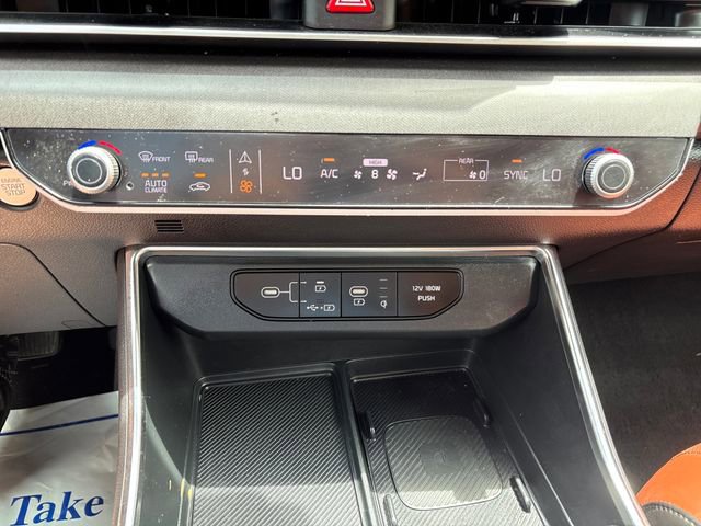Used 2025 Kia Carnival EX FWD image 16