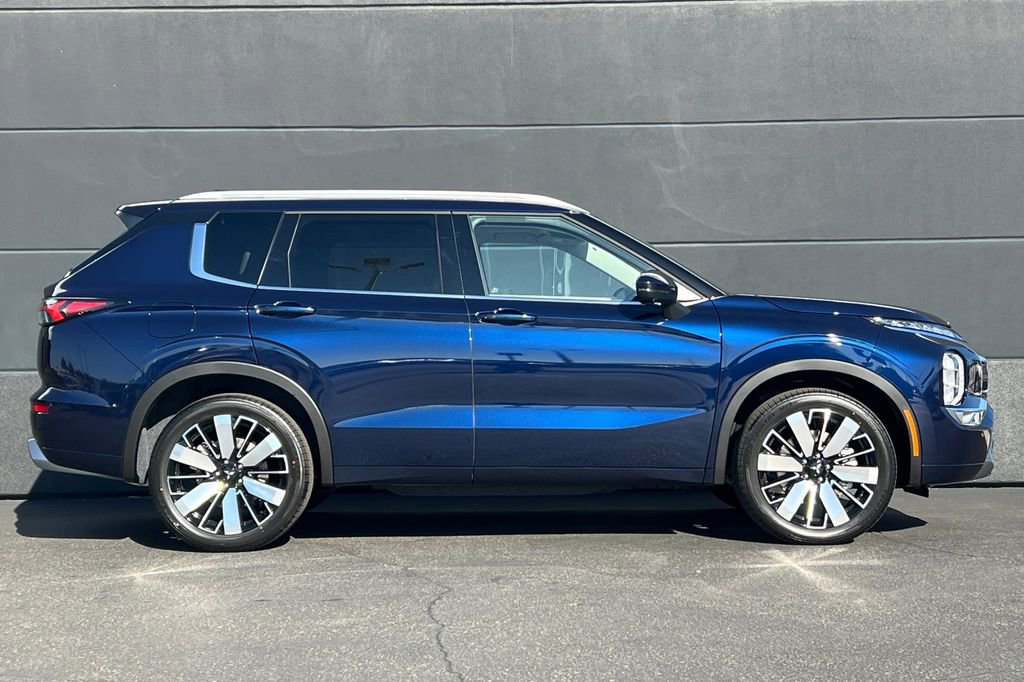 New 2026 Mitsubishi Outlander SEL image 4