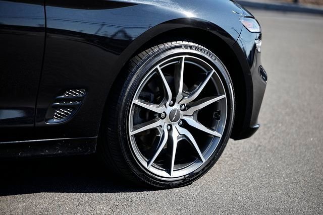 Used 2023 Genesis G70 2.0T image 5