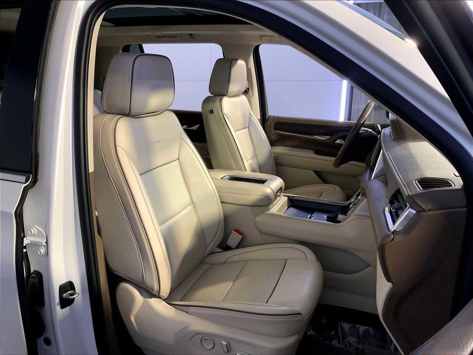 Used 2022 GMC Yukon Denali w/ Max Trailering Package image 18