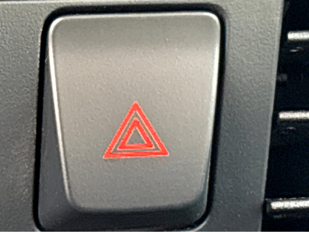 Used 2023 Nissan Kicks SR w/ SR Premium Package FWD image 28